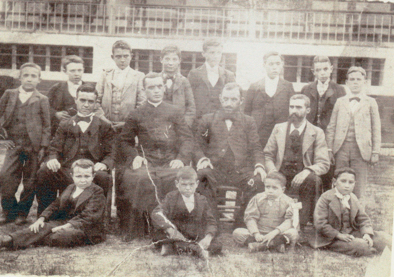 LA CRUZ ROJA EN VILLANUEVA DEL ARZOBISPO. AÑO 1920