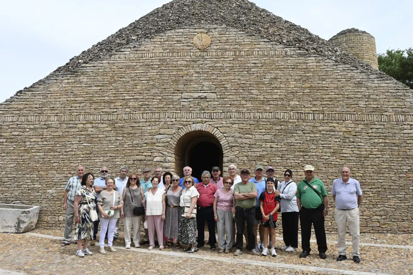 VETERANOS DEL SÁHARA SE REÚNEN EN TOMELLOSO: UN ENCUENTRO INOLVIDABLE