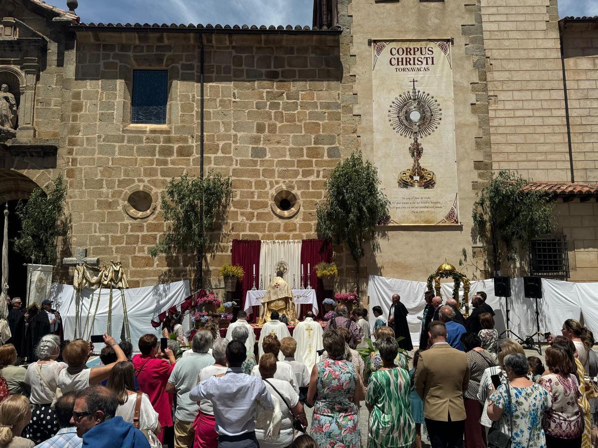 TORNAVACAS CELEBRA LA FESTIVIDAD DEL CORPUS CHRISTI