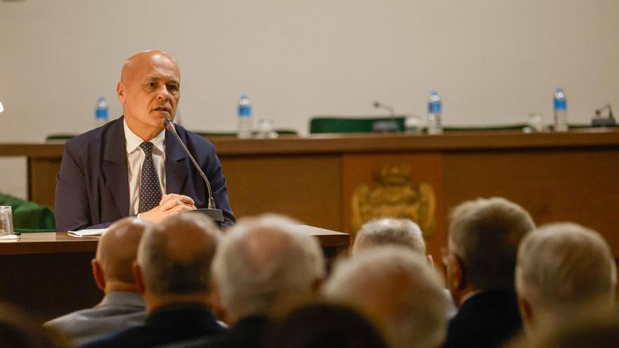 JOAN CARLES CLAUSURA EL CURSO ACADÉMICO DE LA REAL ACADEMIA DE BELLAS ARTES DE SAN CARLOS