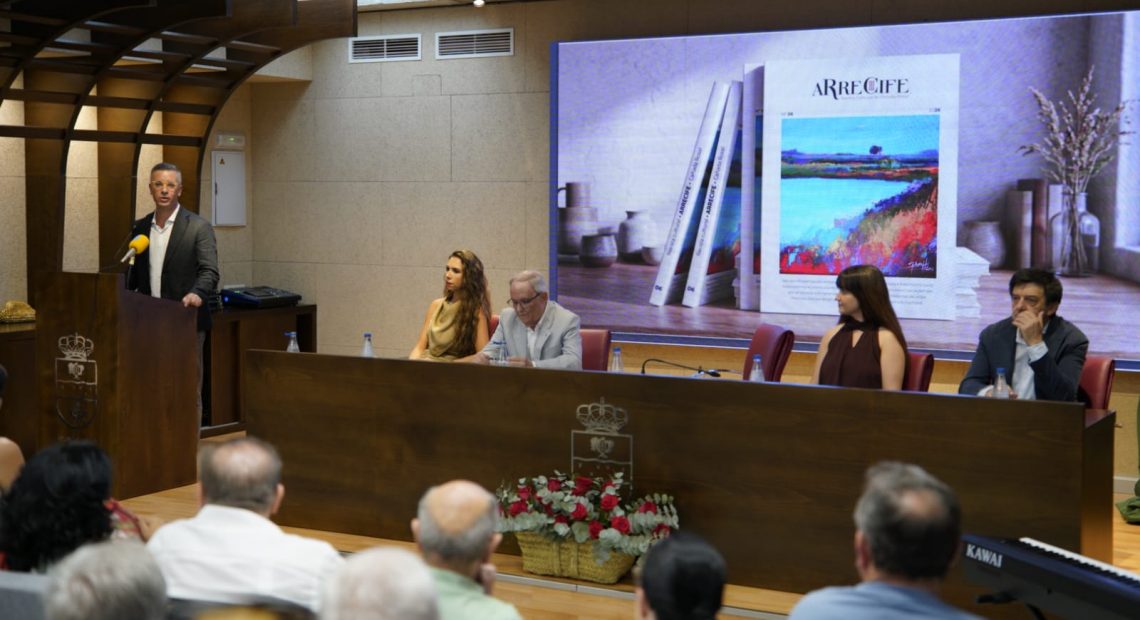 CAÑADA ROSAL (SEVILLA) UNE TALENTO E IDENTIDAD EN LA REVISTA ARRECIFE VI