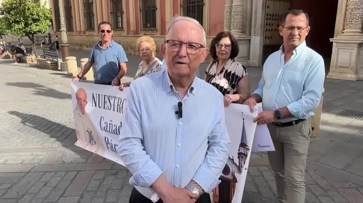 SOLICITAN AL ARZOBISPO QUE EL CURA DE CAÑADA ROSAL (SEVILLA) SIGA EN ACTIVO CON CASI 90 AÑOS