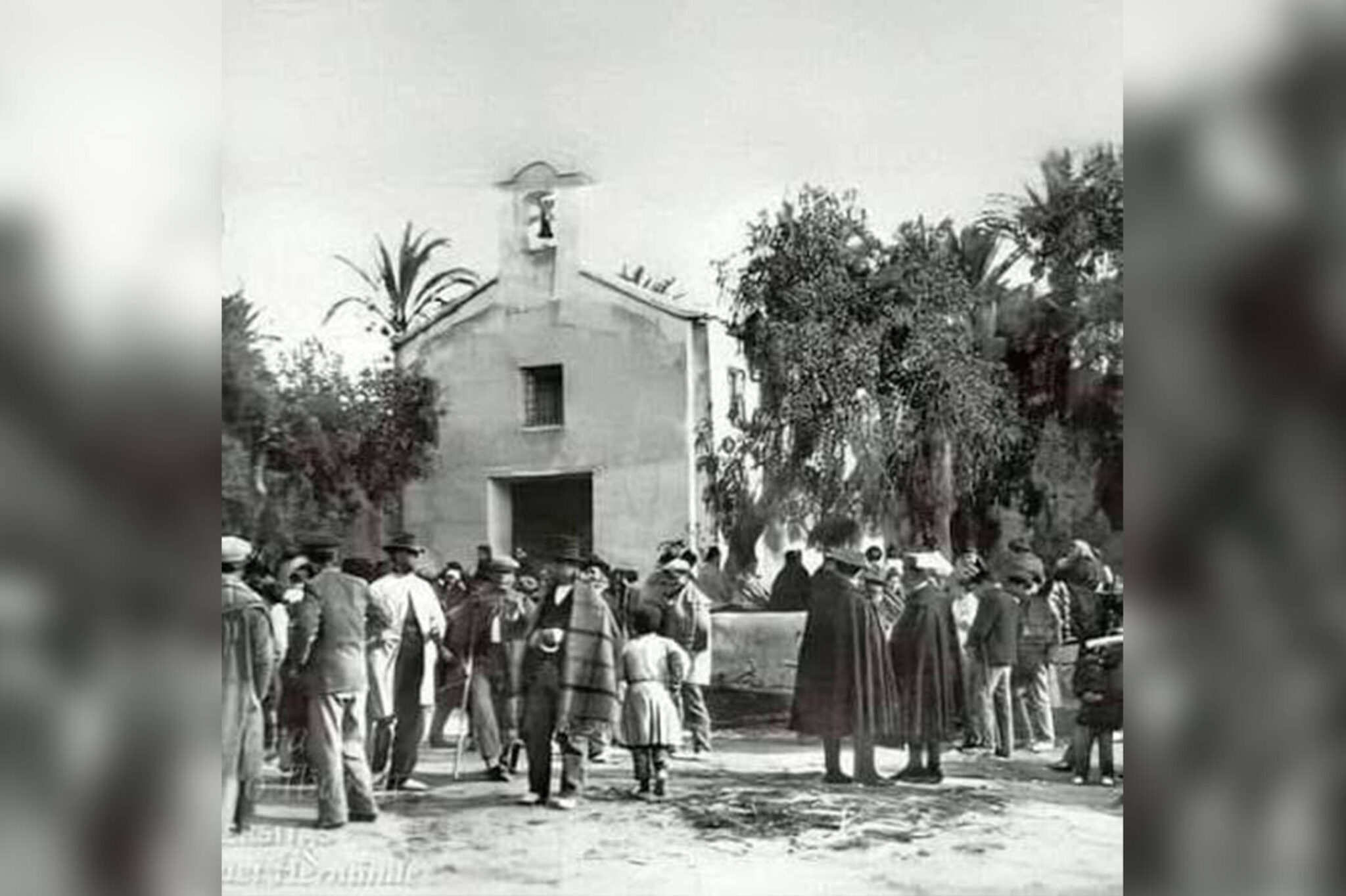 SAN ANTONIO, LA ERMITA QUE SOBREVIVIÓ DISFRAZADA DE BOSQUE