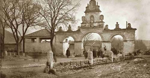 LOS ARCOS DE ALCALÁ LA REAL, NOTICIA DE SU DERRUMBE