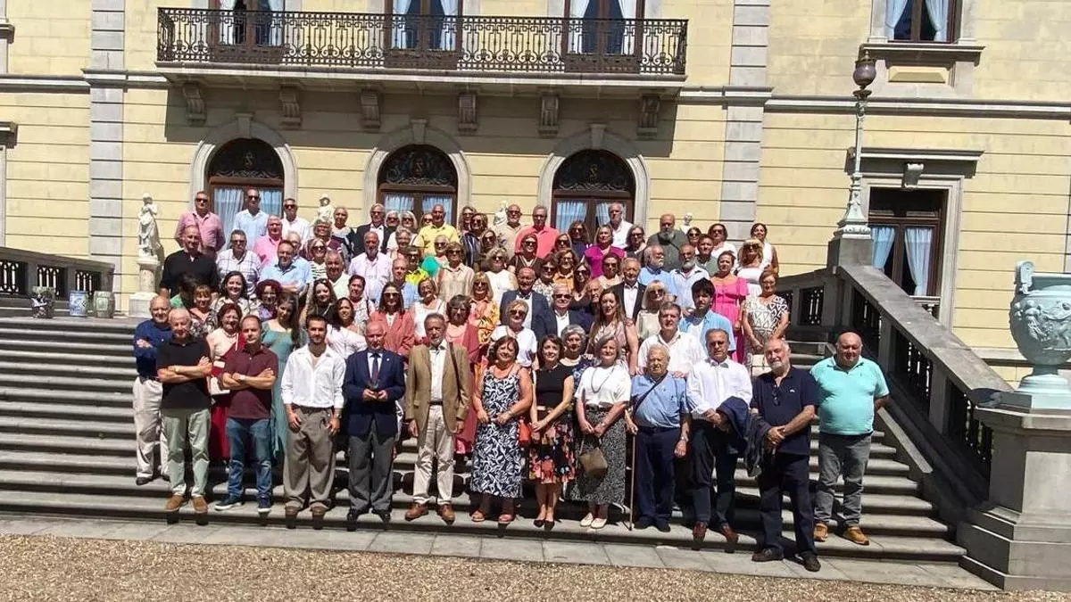 UN «UROGALLO» PARA EL HOMBRE QUE LLEVA UNA VIDA AMANDO Y CONTANDO CUDILLERO: «ME HONRA»