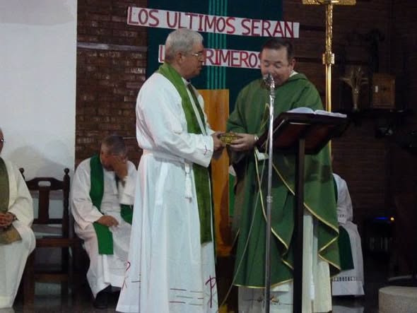LA SENCILLEZ Y BONDAD DE D. ANTONIO PEREZ CARRASCO.