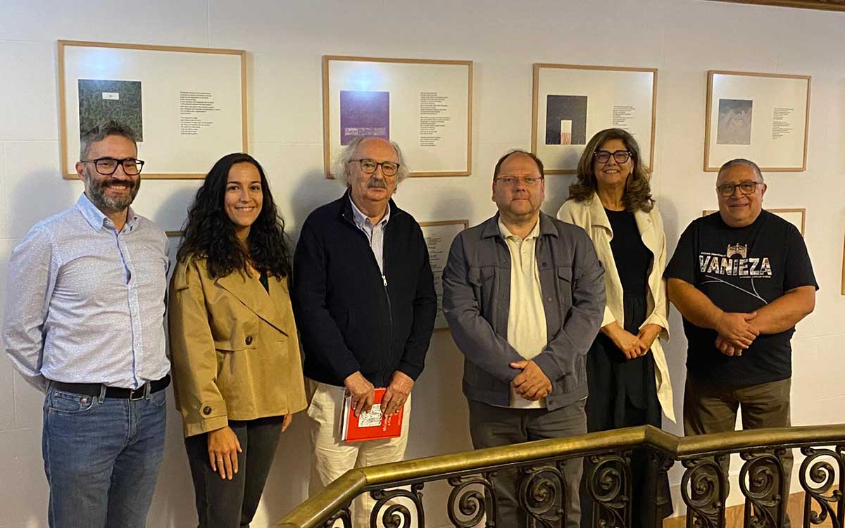 CLAUSURA EN LA BAÑEZA DEL CURSO DEDICADO AL POETA ANTONIO COLINAS Y SU OBRA