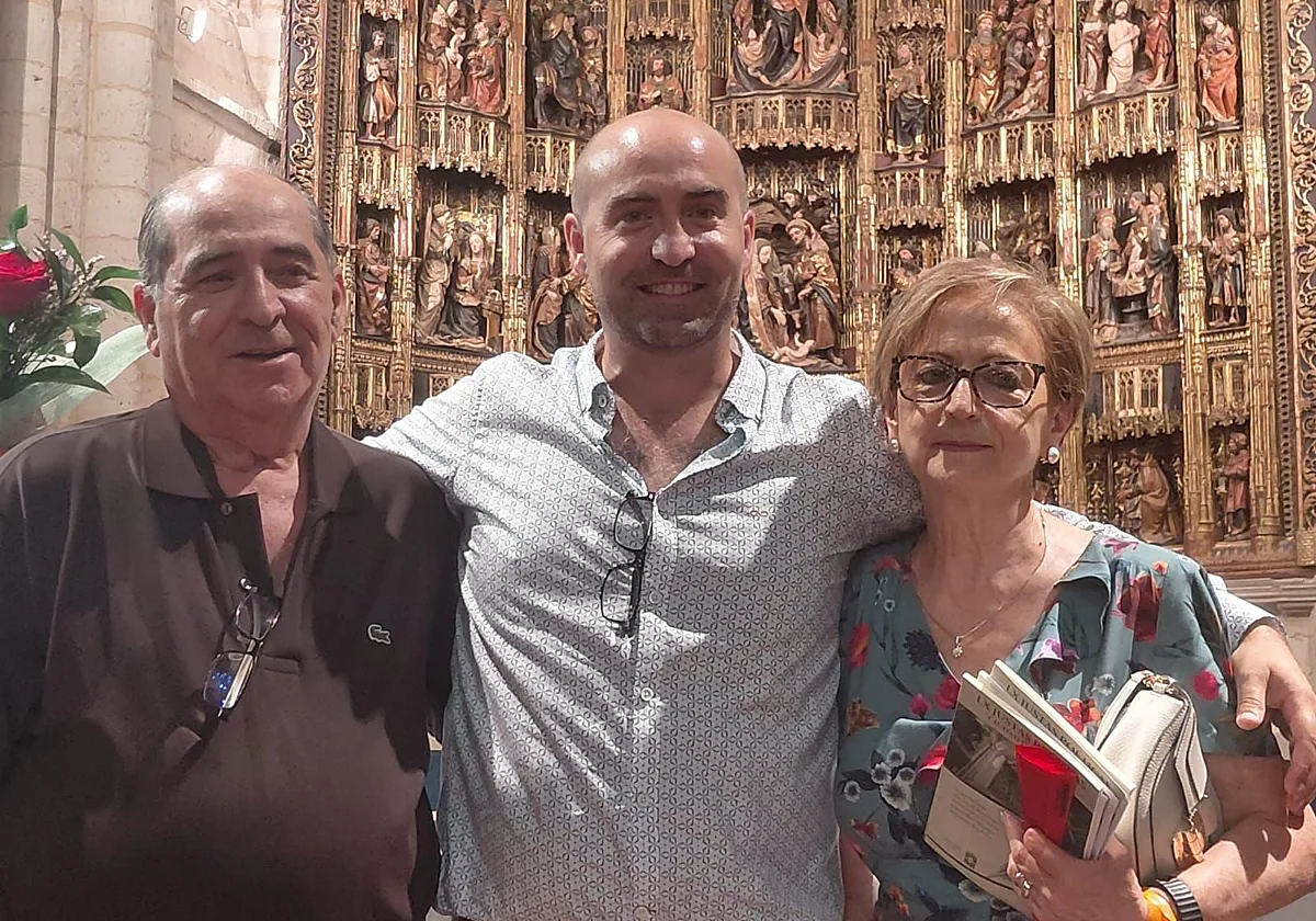 «UTILIZO GESTOS COTIDIANOS COMO METÁFORAS PARA ESCRIBIR SOBRE EL TIEMPO O EL CARIÑO»