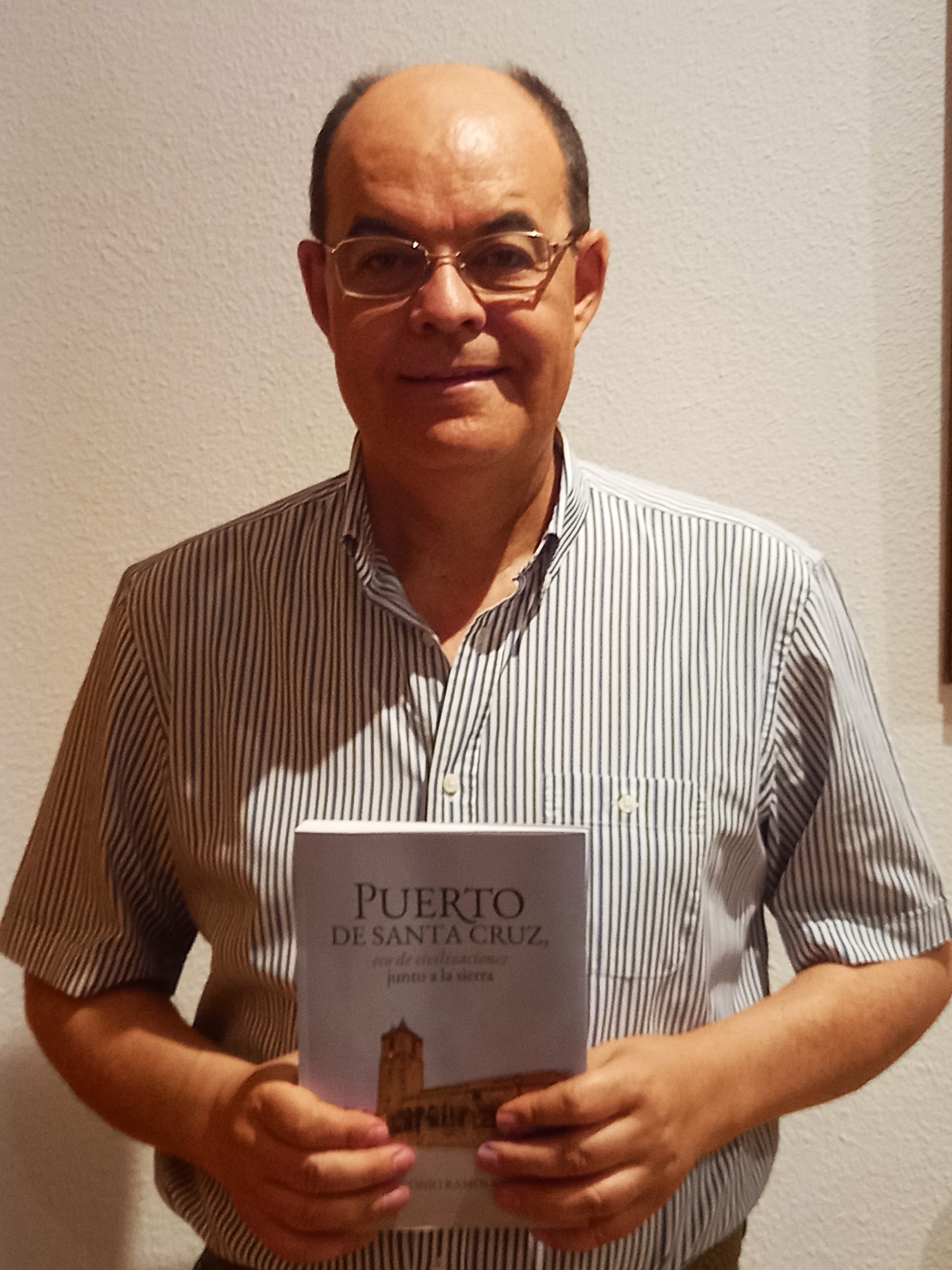 PRESENTACIÓN DEL LIBRO “PUERTO DE SANTA CRUZ, ECO DE CIVILIZACIONES JUNTO A LA SIERRA”.