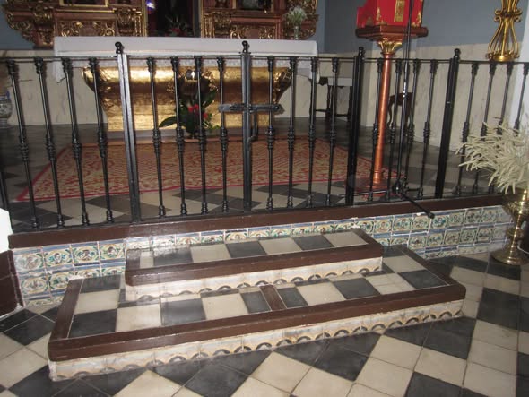 AZULEJOS POLÍCROMOS (s. XVIII) EN LA ERMITA JESUS NAZARENO
