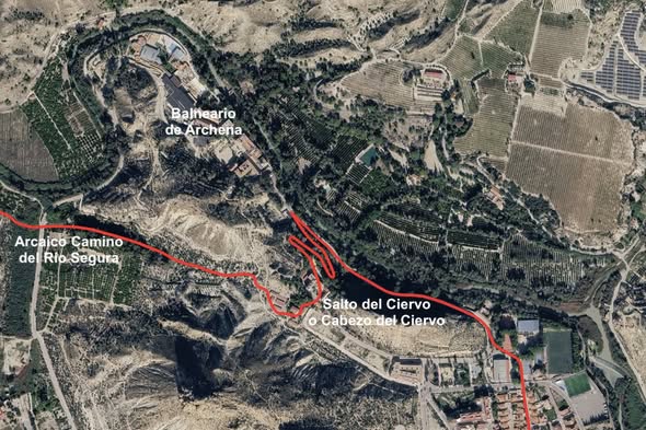 LOS TOPÓNIMOS VALRICOTÍES “SALTO DEL CIERVO” Y “SALTO DE LA NOVIA”: DOS PASOS DIFICULTOSOS EN EL ARCAICO CAMINO DEL RÍO SEGURA