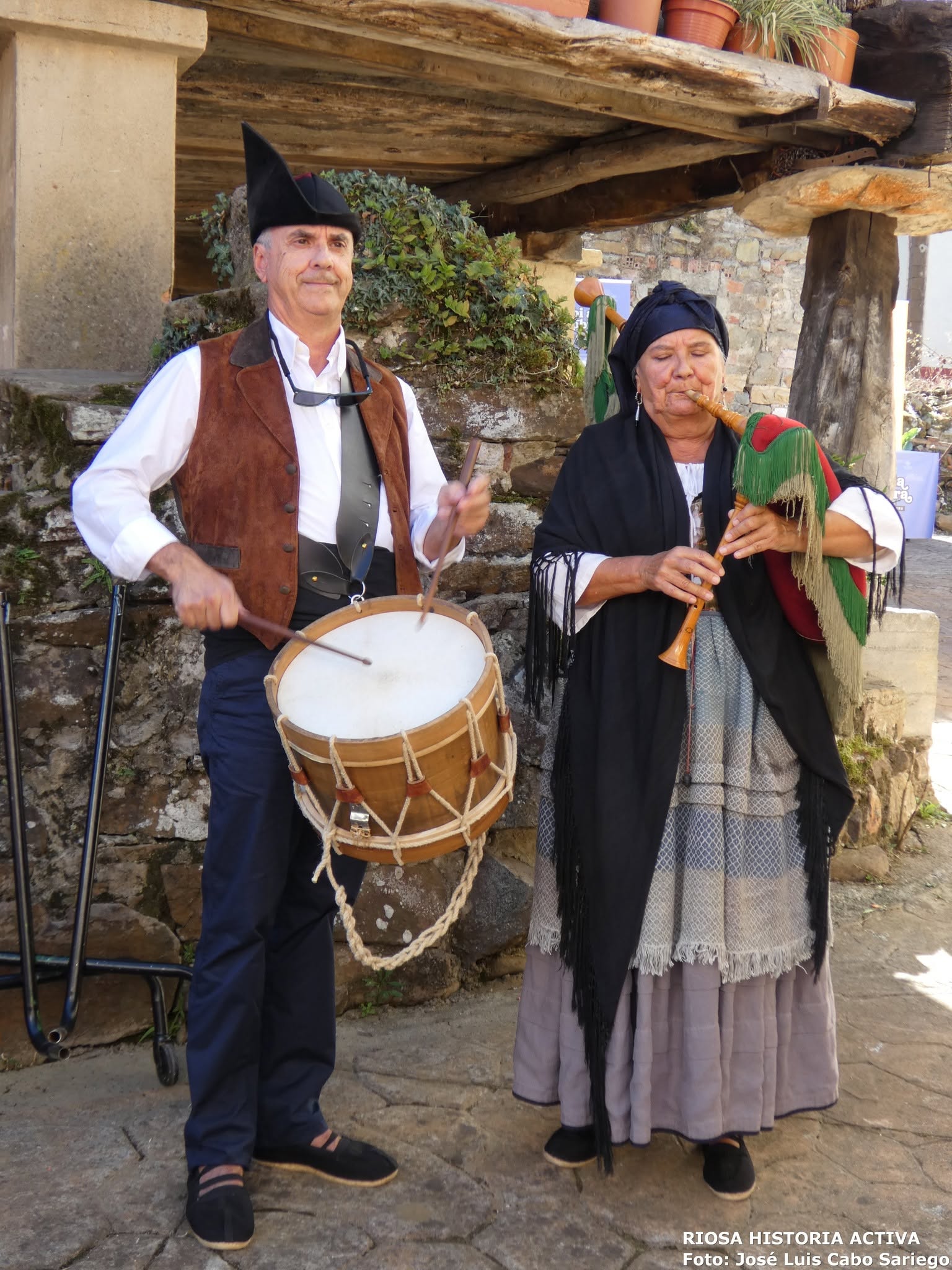 ESPECTÁCULO DE AMBIENTE ASTURIANO EN FELGUERA (RIOSA)