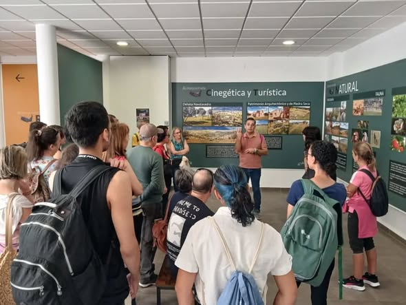 DISFRUTANDO CON LA VISTA A LOS MUNICIPIOS DE ALDEAQUEMADA Y SANTAELENA CON LOS ESTUDIANTES DE UNIVERSIDAD DE JAÉN