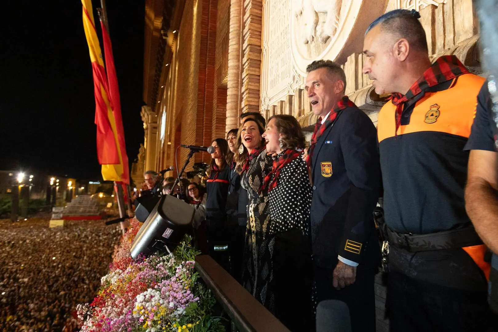 CLEMENTE Y ESTHER, LOS BOMBEROS ENCARGADOS DEL PREGÓN DE LAS FIESTAS DEL PILAR 2026 EN ZARAGOZA: «LOS VERDADEROS HÉROES SOIS VOSOTROS»