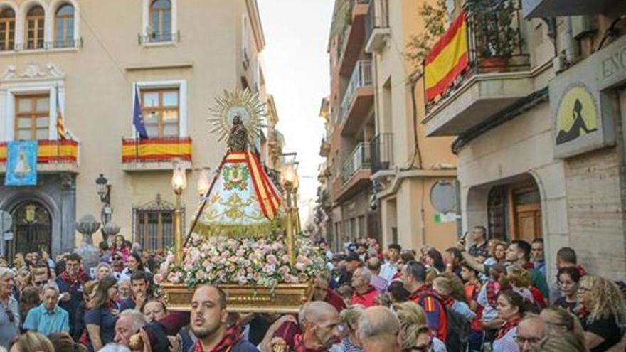 CALLOSA DE SEGURA SE VUELCA CON LA PILARICA EN UNA JORNADA DE DEVOCIÓN, MÚSICA Y TRADICIÓN