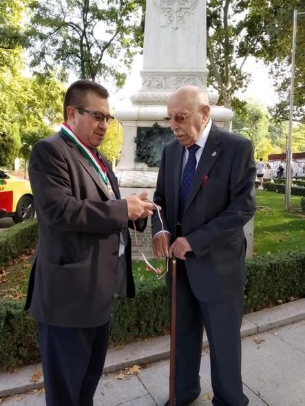 MÁXIMA CONDECORACIÓN DE LA FEDERACIÓN NACIONAL DE ASOCIACIONES DE CRONISTAS MEXICANOS