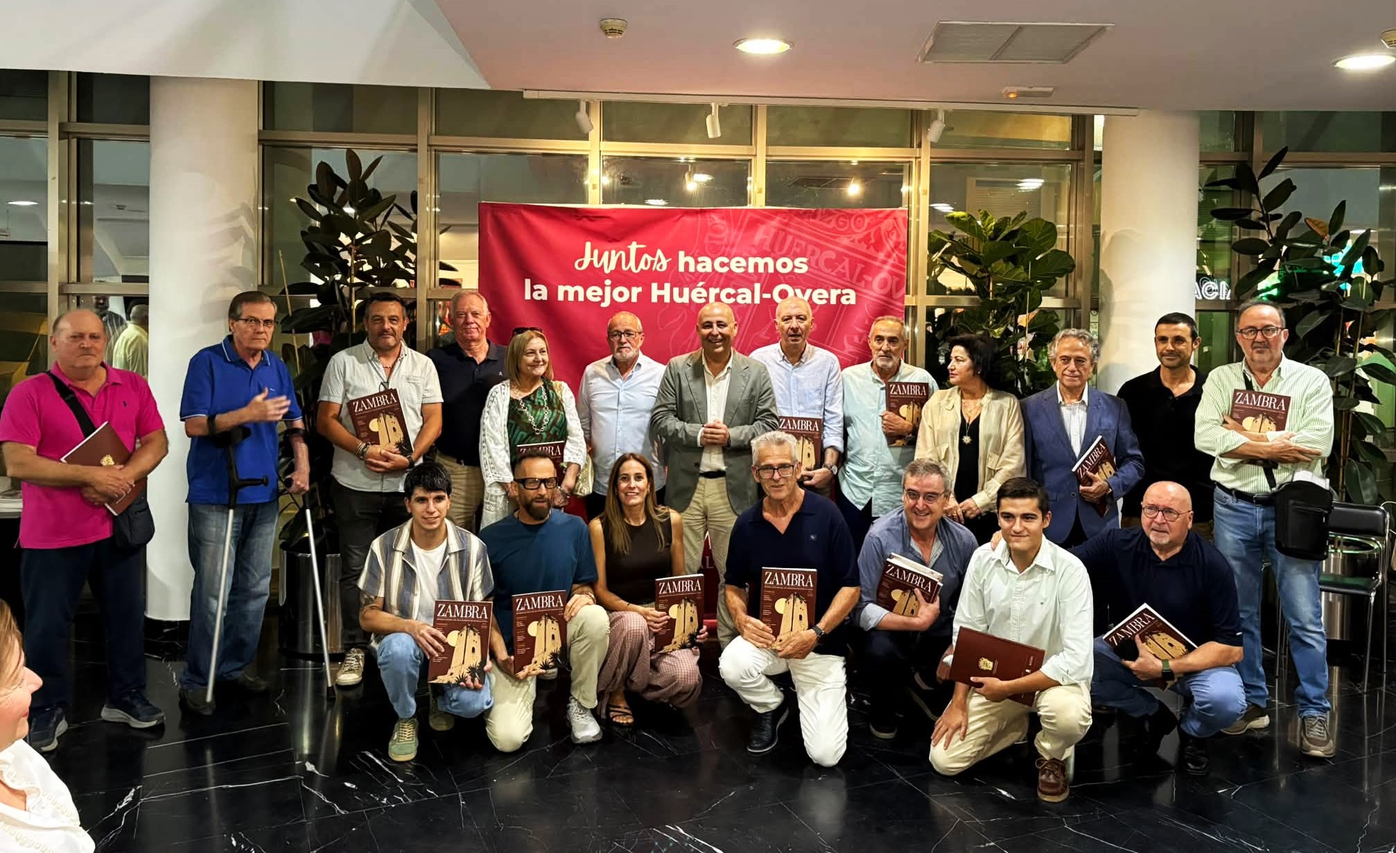 PRESENTADA EN HUERCAL-OVERA (ALMERIA) LA REVISTA CULTURAL “ZAMBRA”.