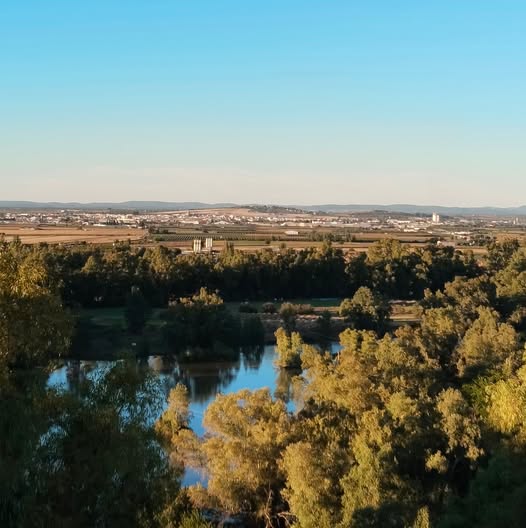 EL PASEO QUE SE ASOMA AL GUADIANA Y NOS HABLA DE SU HISTORIA.