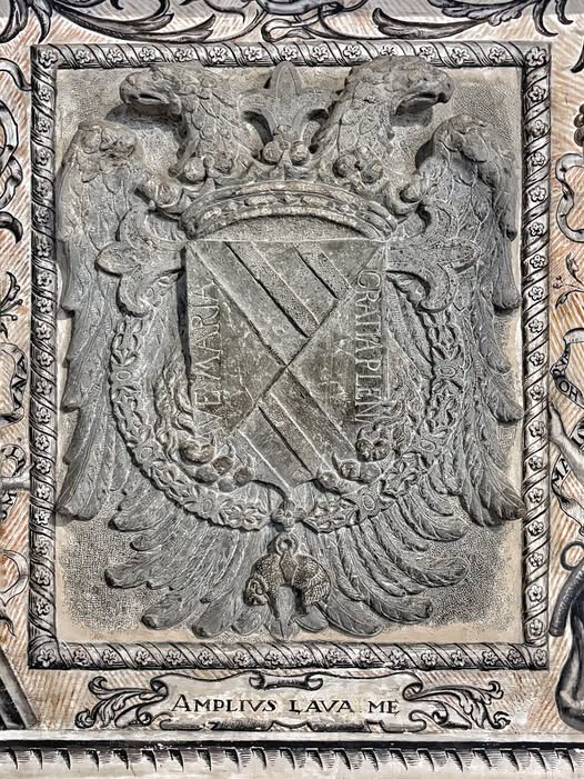 ESCUDO MENDOCINO EN EL MONASTERIO JERÓNIMO DE GRANADA