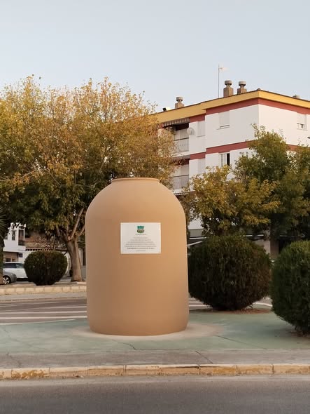 CARTEL INFORMATIVO DE LAS TINAJAS INSTALADAS POR EL AYUNTAMIENTO