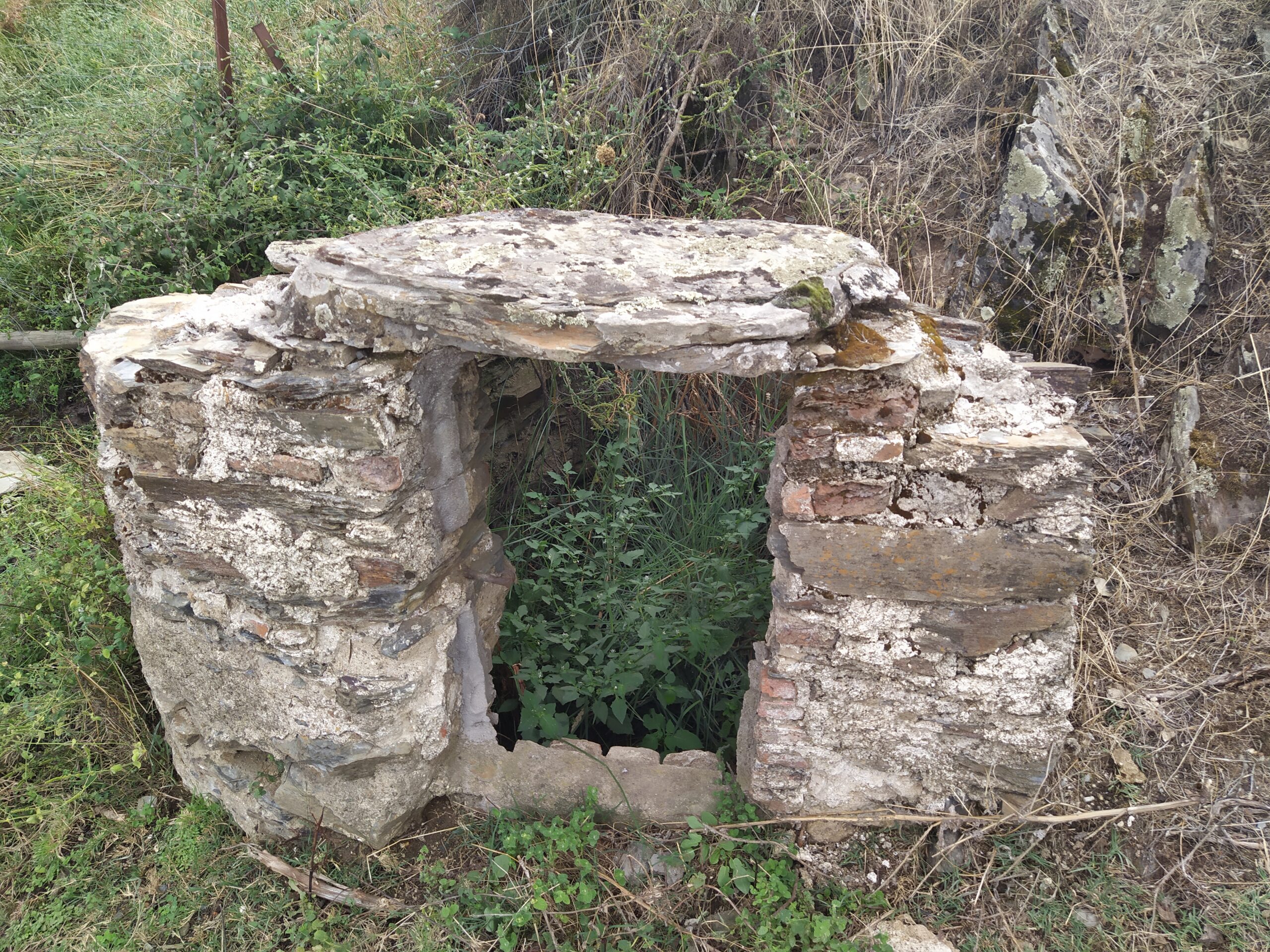 FUENTE ABANDONADA DE LA VENTA DE LA MATILLA