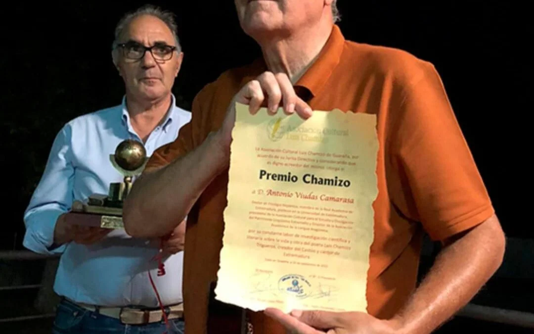 ANTONIO VIUDAS CAMARASA Y LA ASOCIACIÓN CULTURAL LUÍS CHAMIZO DE GUAREÑA