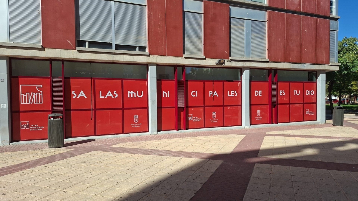 NUEVAS LUCES Y VINILOS DE PROTECCIÓN SOLAR PARA LA RED DE BIBLIOTECAS Y SALAS DE ESTUDIO DE MURCIA